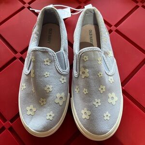 NEW Old navy purple and white flowers slip-on shoes girl size 11